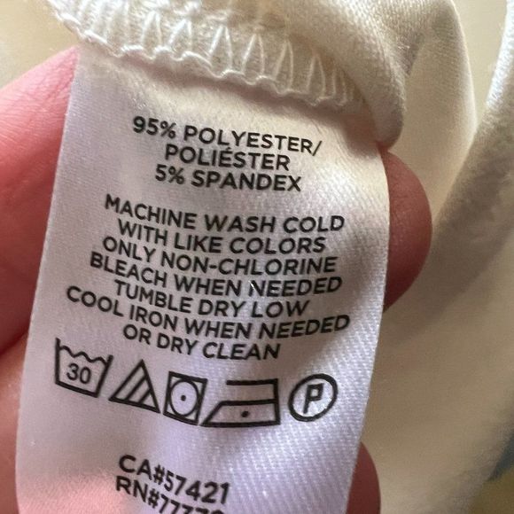 Ann Taylor White Blouse w/Pearl Buttons on Sleeves - Medium - Picture 4 of 6